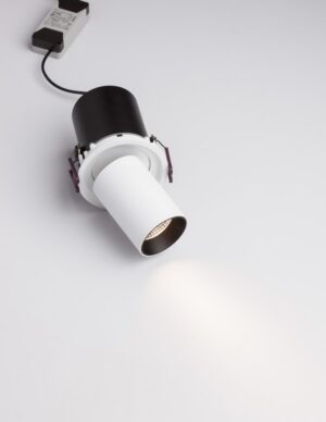 PIN White Aluminium 12W D6-8.4 H18.6 720Lm 3000K IP32